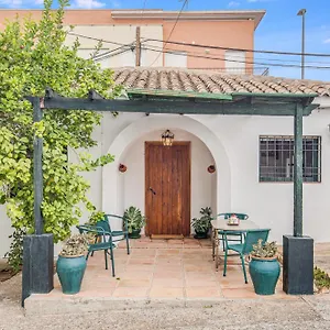 -iponubahomes- Centrica Casa Con Jardin Y Chimenea Сasa de vacaciones